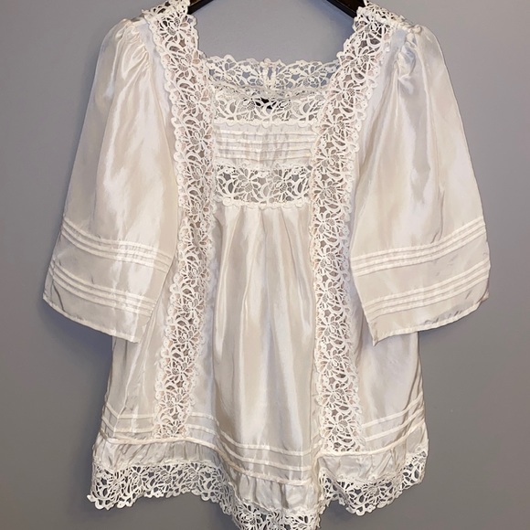 BCBGMaxAzria Tops - BCBG| 💯% Silk & Lace Babydoll Top - sz XS